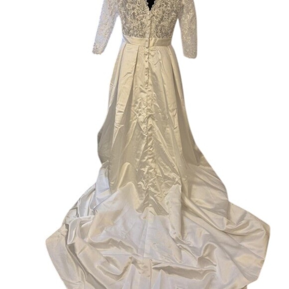 White Lace Long Sleeve A-Line Wedding Dress Satin Skirt V-Neck Bridal Gown Sz 12 - Picture 2 of 7